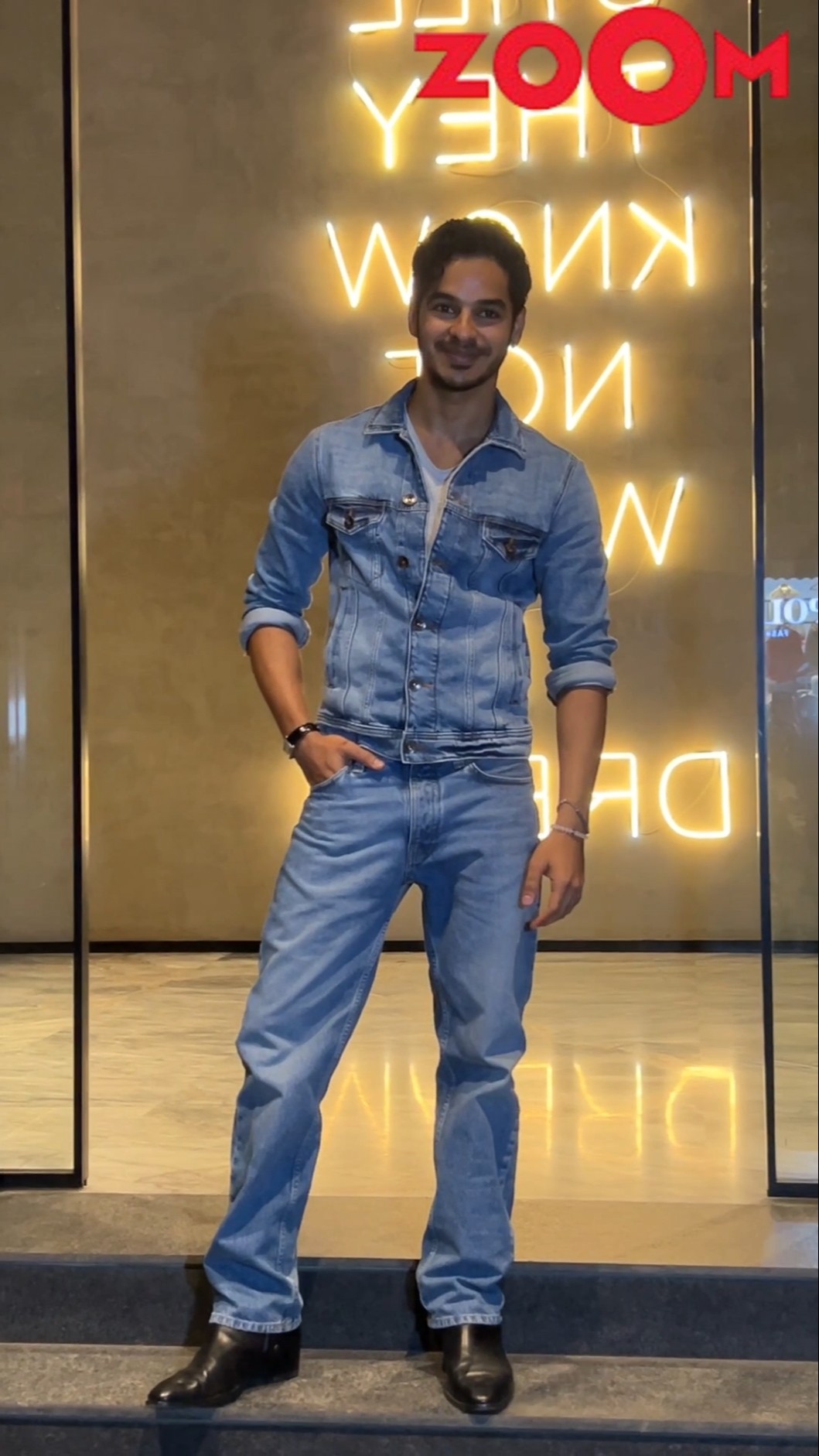 Ishaan Khatter SMILES at the paps FUNNY requests as he arrives to attend a film screening #shorts