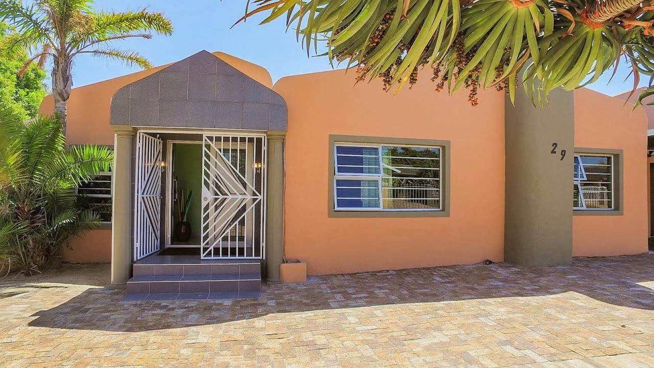 5 Bedroom House for sale in Western Cape Cape Town Parow Panorama