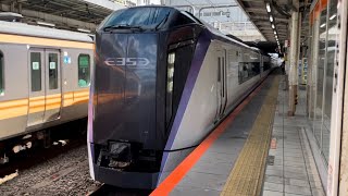 【MH有り!】E353系モトS120編成がミュージックホーンを鳴らしながら三鷹駅4番線を通過するシーン(2023.9.19.11:48)