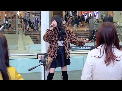 女孩第一次出国！日本街头唱《头文字D》，逮起来！