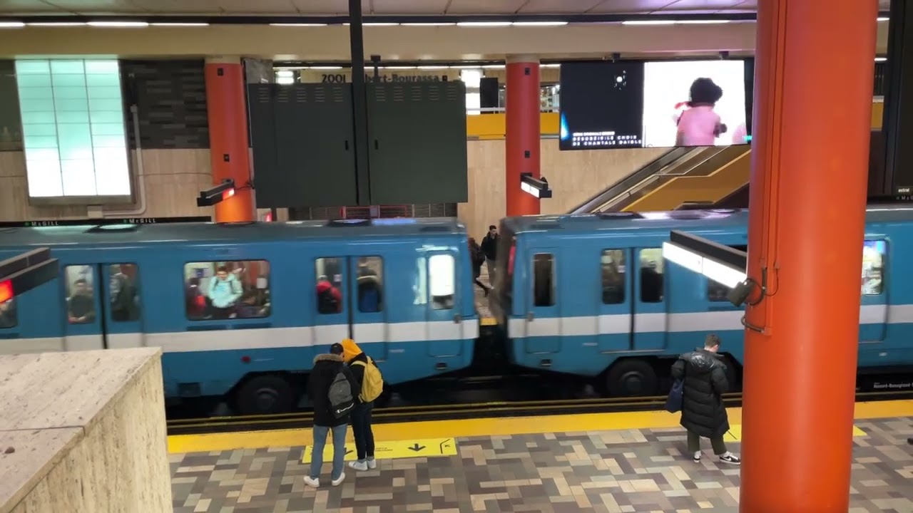 MÉTRO DE MONTRÉAL Train MR-73 à la station McGill