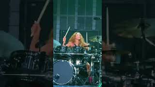 Shakira - Can’t Remember To Forget You (Live at Palm Desert) #Shakira #LMYNL 📹: @addicted2ei