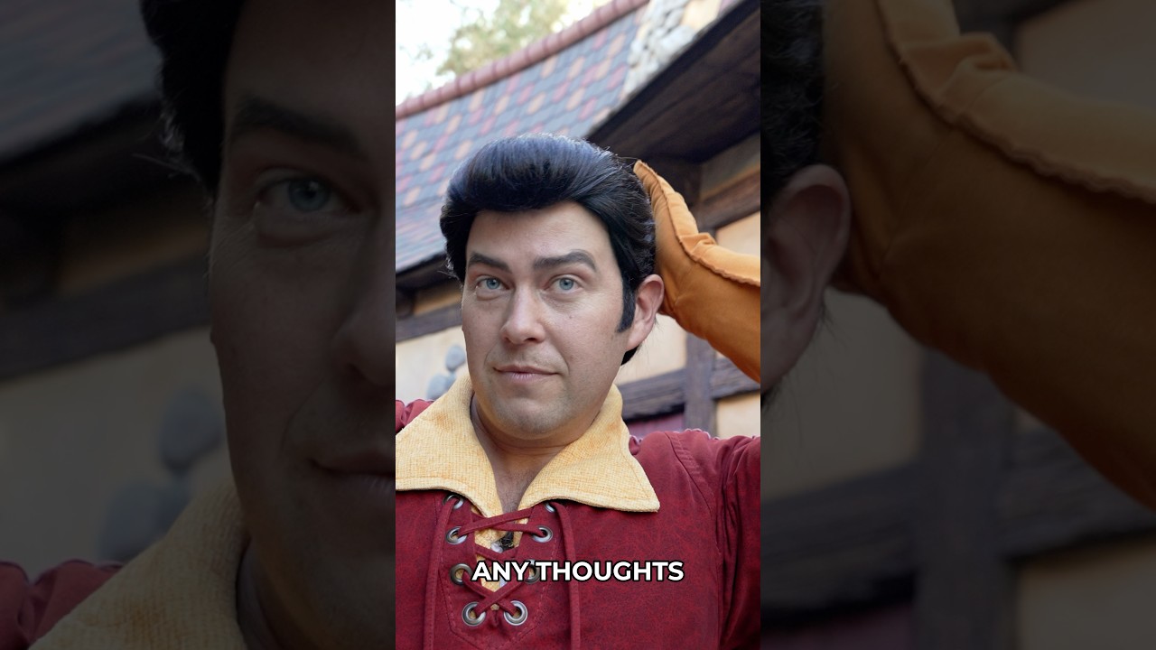 Гастон высмеивает Малефисенту в Диснейленде! 