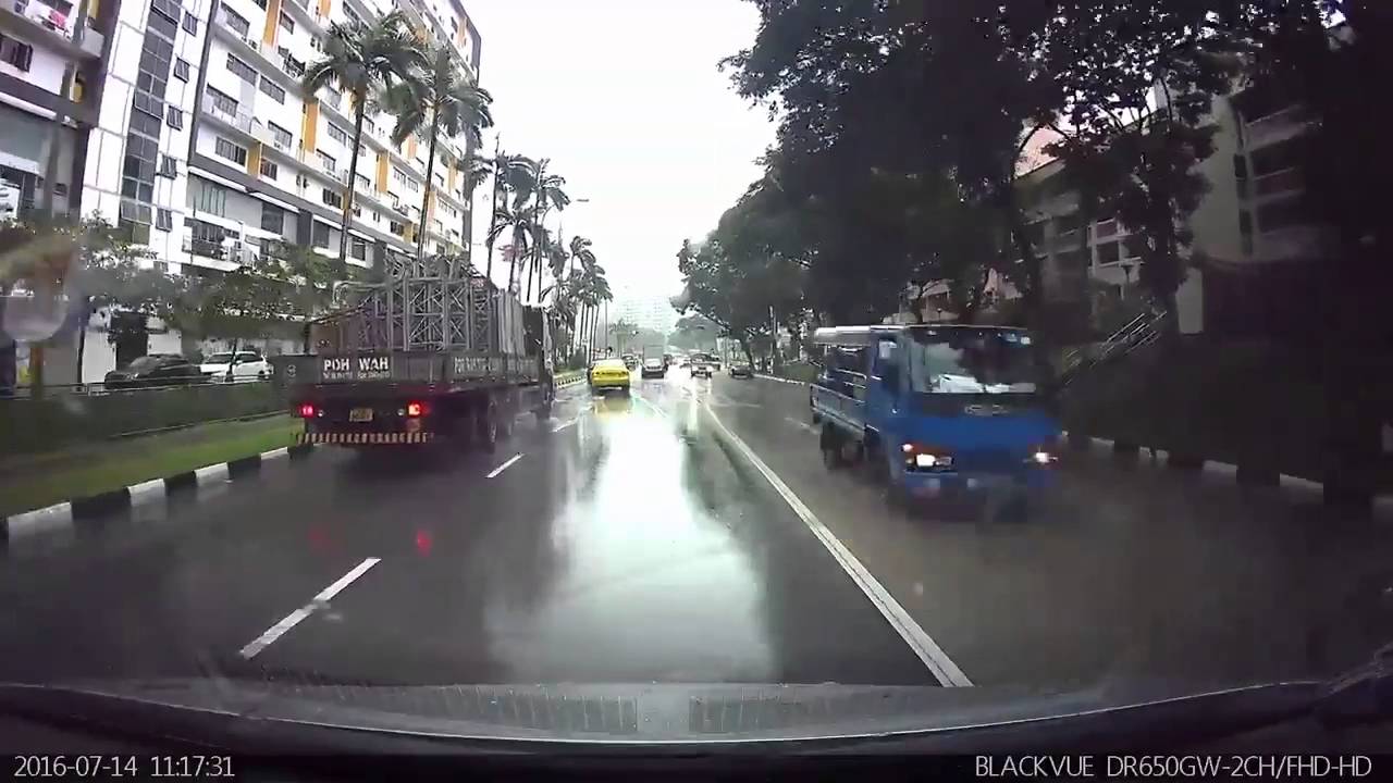 Singapore Reckless Driver almost Cause Accident at Yishun Ave 6 - YouTube