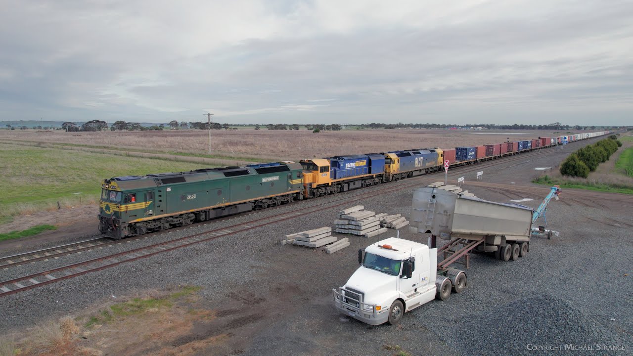 7902V Mildura To Melbourne Container Train With G520 XR559 BL27 17 8 7902v-mildura-to-melbourne-container-train-with-g520-xr559-bl27-17-8
