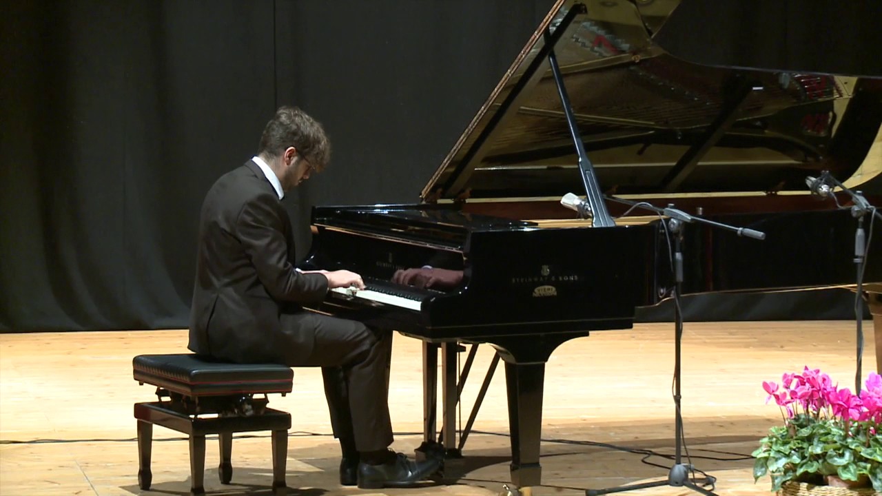 ALESSANDRO SIMONI - VINCITORE EX AEQUO CAT. D/2016 - YouTube
