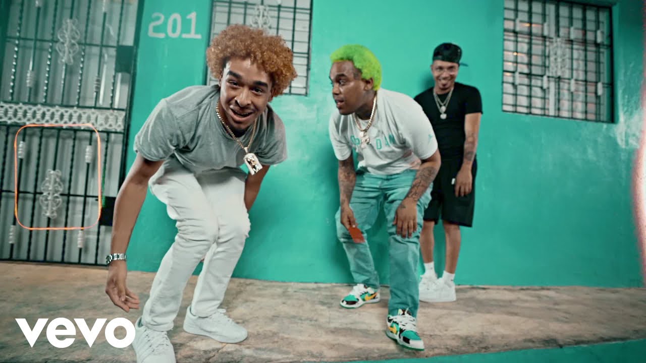 SageTwoFour - Que Bobo (feat. El Cherry Scom & Reyyo Montana)