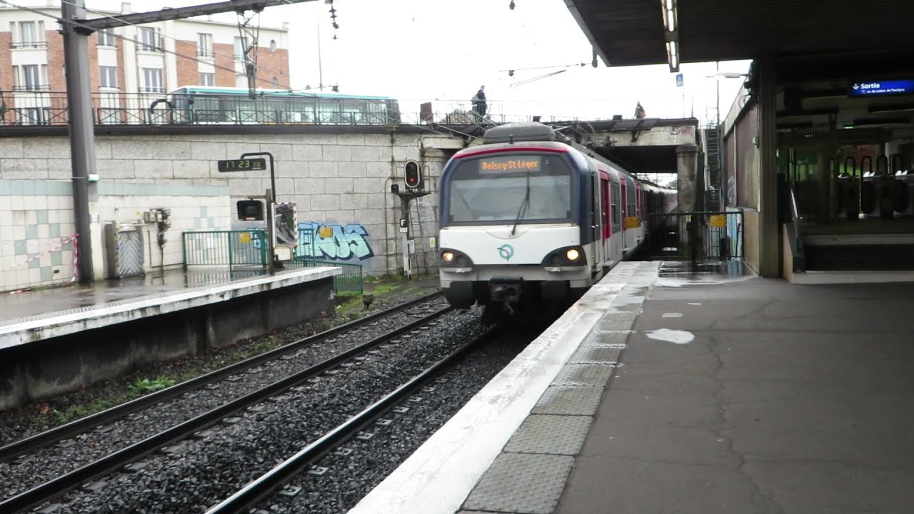 [Paris] MS61 RER A Le Parc de SaintMaur (NAGA56) YouTube