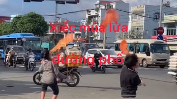 Biểu diễn xiếc múa lửa đường phố