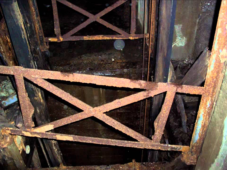 Descendo às Minas dos Carris