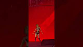 Jisoo Enseñandole A Rosé