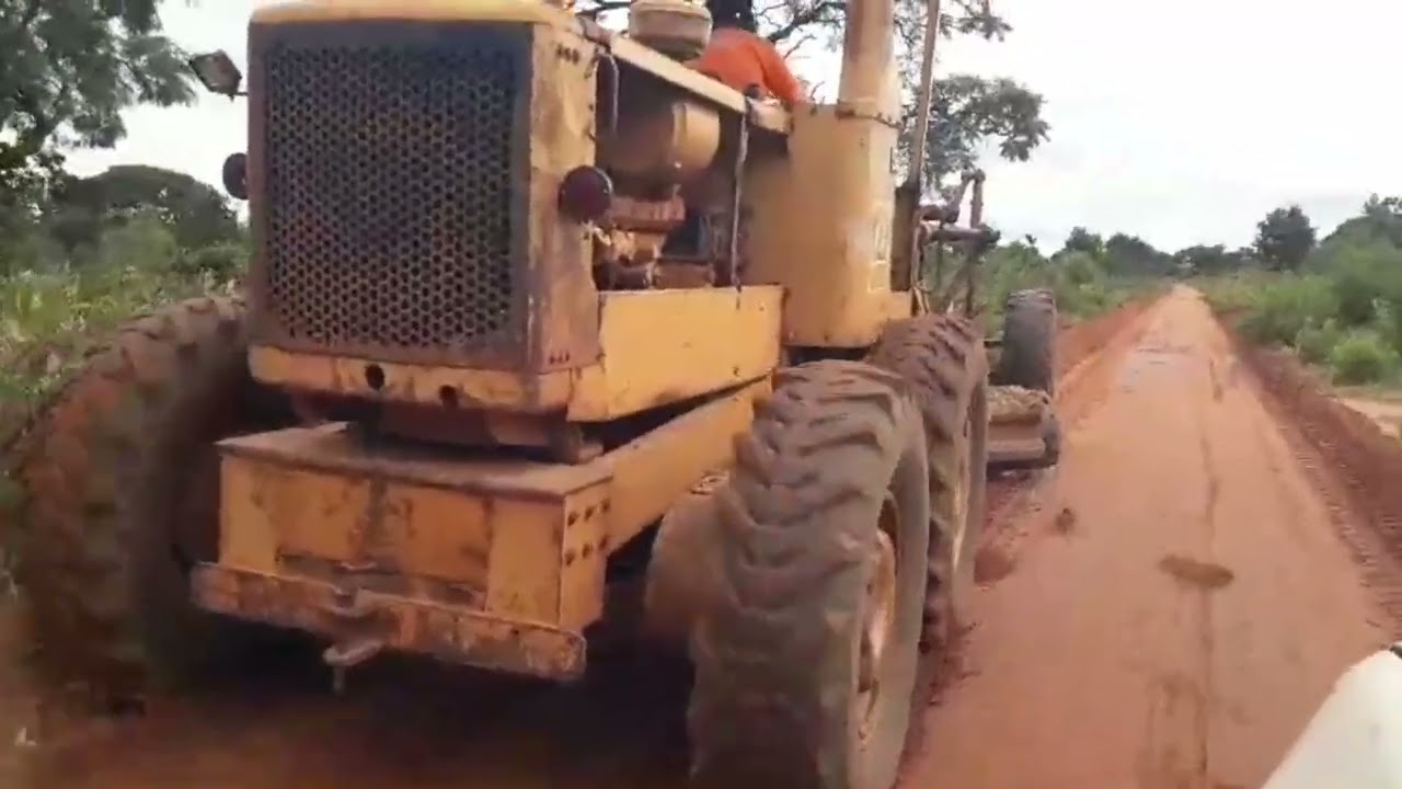 Hoje a estrada deu trabalho mas o resultado final ficou ótimo, confira!  -  XCMG/120B em ação
