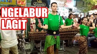 NGELABUR LANGIT - Angklung Carehal & Penari Cantik Mba Intan (Angklung Malioboro)