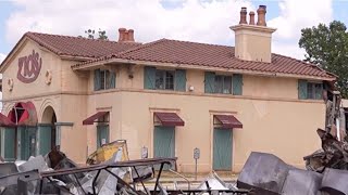Crews begin demolition of former Zio’s restaurant in south Springfield