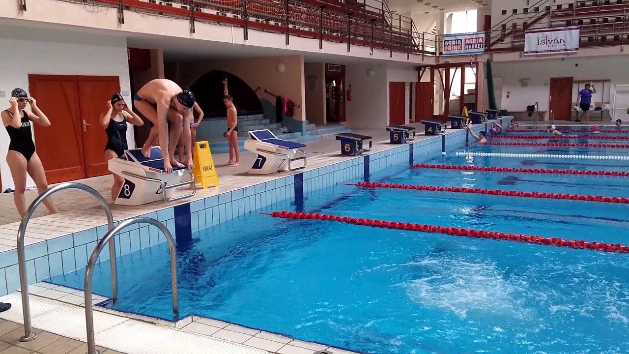 Rajt az úszó érettségin