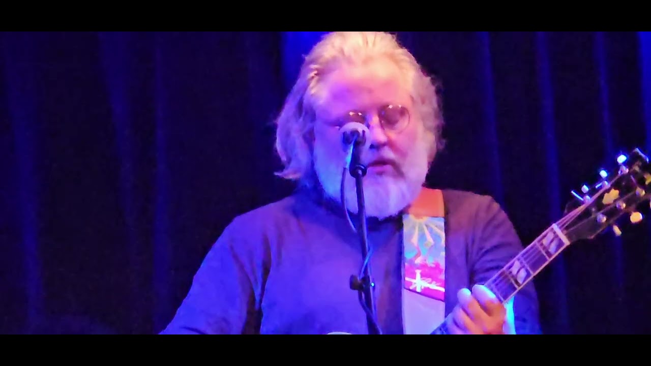 Søren Huss @ Pakhuset 26.02.2026 - Et hav af udstrakte hænder