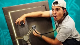 Opening An ABANDONED MYSTERY SAFE!