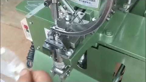 Automatic Feeding Eyelet Gromment Machine