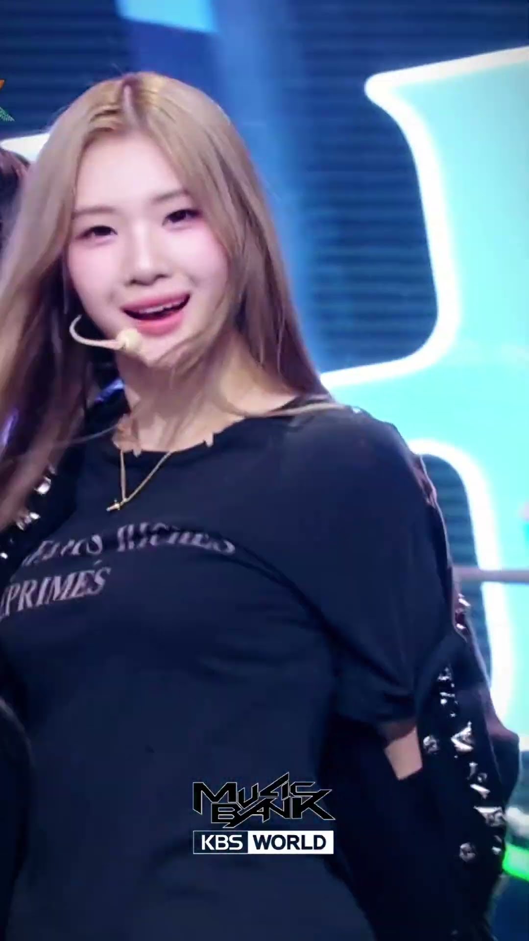 [HOT DEBUT] The Chase - Hearts2Hearts #TheChase #Hearts2Hearts #Shorts #MusicBank | KBS WORLD TV