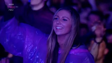 Avicii - Waiting For Love (Live T in the park 2015)