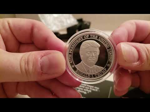 Slabbed and Signed Trump 2020 Coin /"Keep America Great!!/"