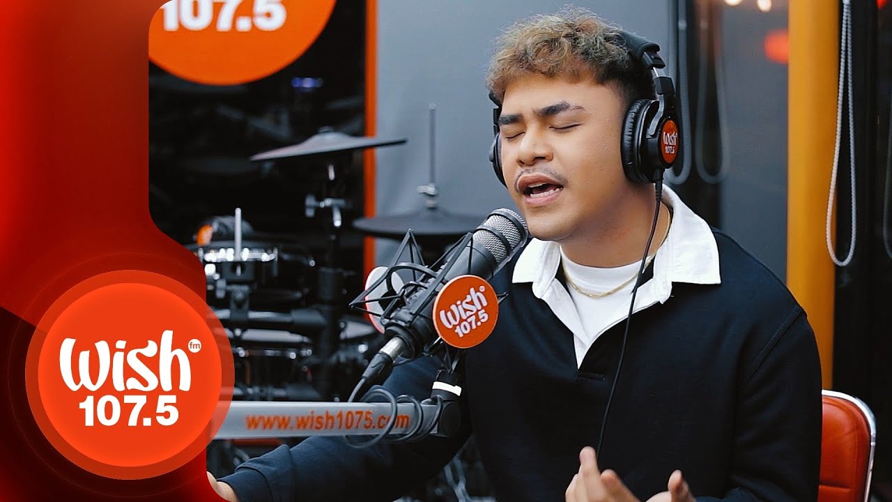 Ian Manibale performs "Vicente Cruz" LIVE on Wish 107.5 Bus