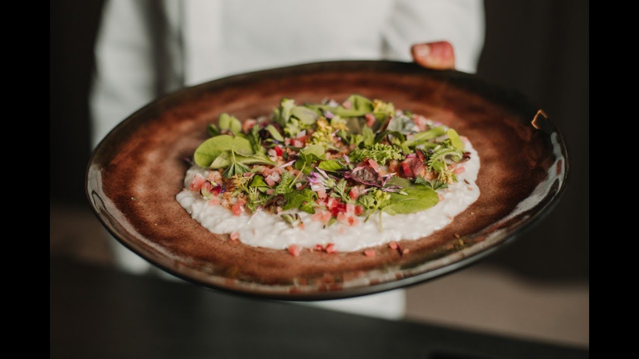 Simply guat 07/2019 I Risotto mit Graukäse, Schüttelbrot, Speck und Wildkräuter