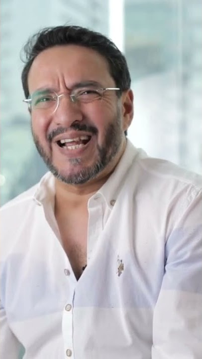 What does Abdulla Ajmal notice first in a person?