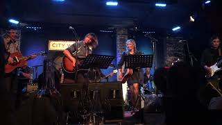 Watch Joan Osborne You Aint Goin Nowhere video