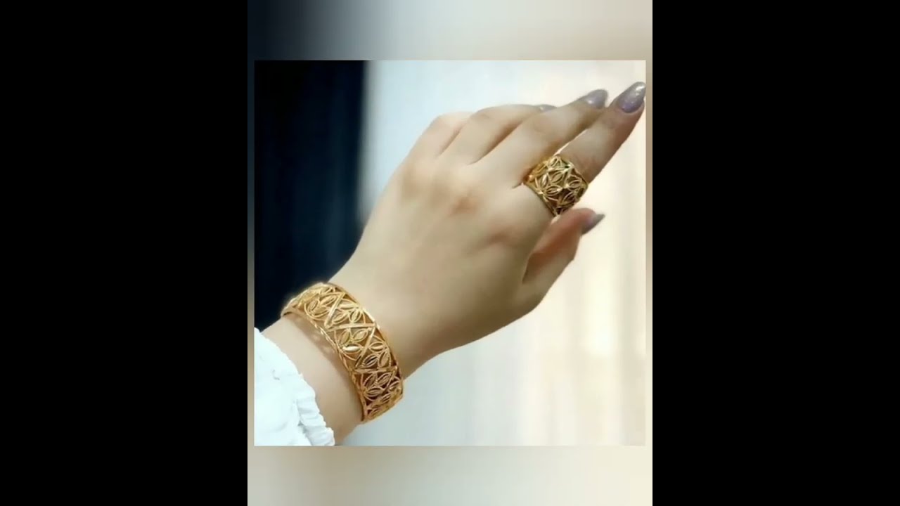 Italian gold bracelet and rings design