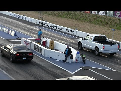 u-didn't-expect-that-!!-hellcat-vs-ford-pickup-truck-drag-race