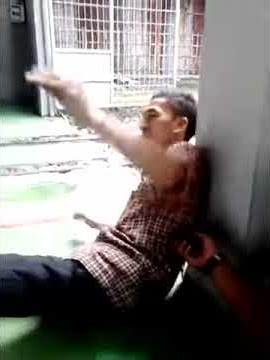 Latah gokil di tembak