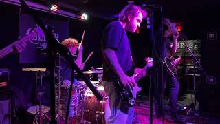 Full Splitview - Live in Hamden Guide