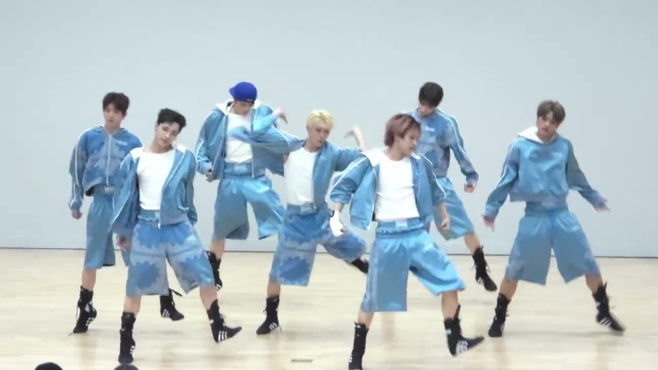 251101 귀여워서 편집 없이 올리는  음악중심_미니팬미팅_Beat Boxer😎❤️‍🔥