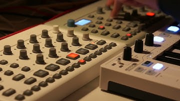 Some Egyptian vibes on Elektron Model: Samples, Model:Cycles and Behringer TD-3.