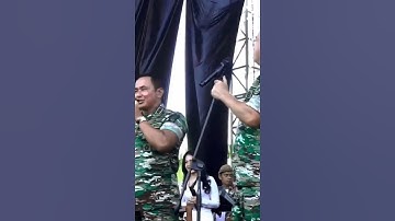 Nyanyi bareng Bpk Pangkostrad, Bpk Danjen Kopassus & Kang Doel Sumbang.