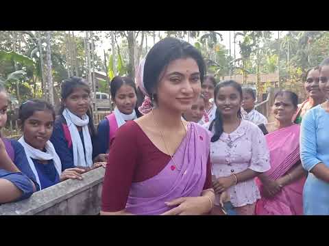 Popular actress Aimee Baroua jokes with the children during the shooting @realaimeebaruah