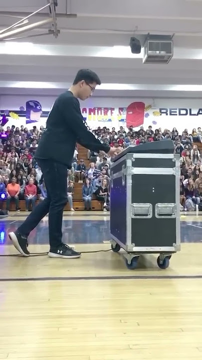 Still D.R.E on Piano infront of the whole School🎶🔥