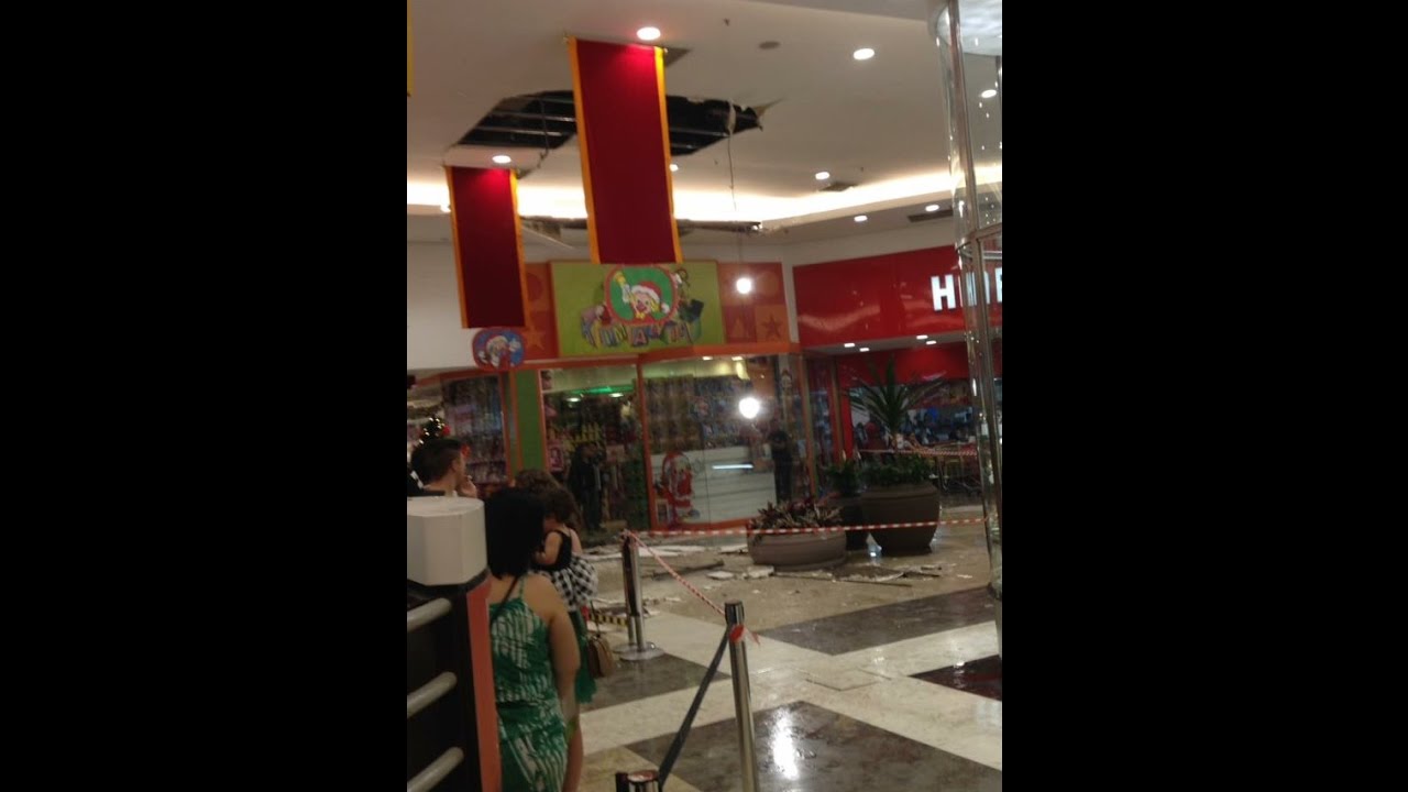 Teto Do Shopping Aricanduva Desaba Na Praca De Alimentacao Youtube