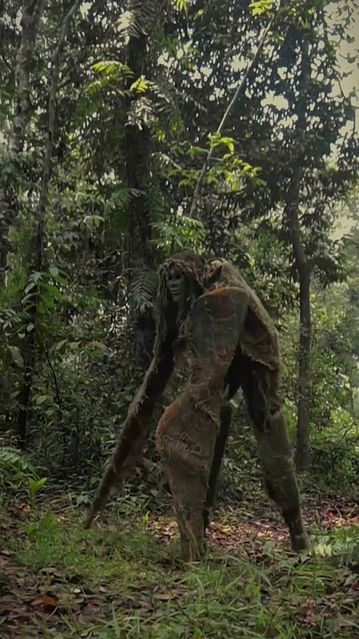 Ada makhluk aneh di hutan #penampakan #hantu #hutan