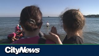 Man swims across lake Ontario and raises 50 thousand dollars for CAMH