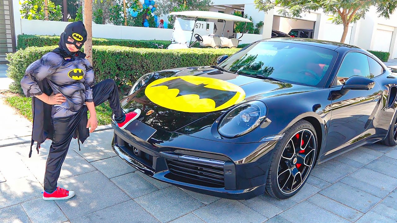 블라드와 니키는 슈퍼 히어로 자동차와 함께 플레이 | 아이들을위한 재미있는 동영상