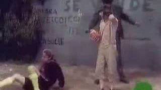 Chaves - Chuta Que É Laço