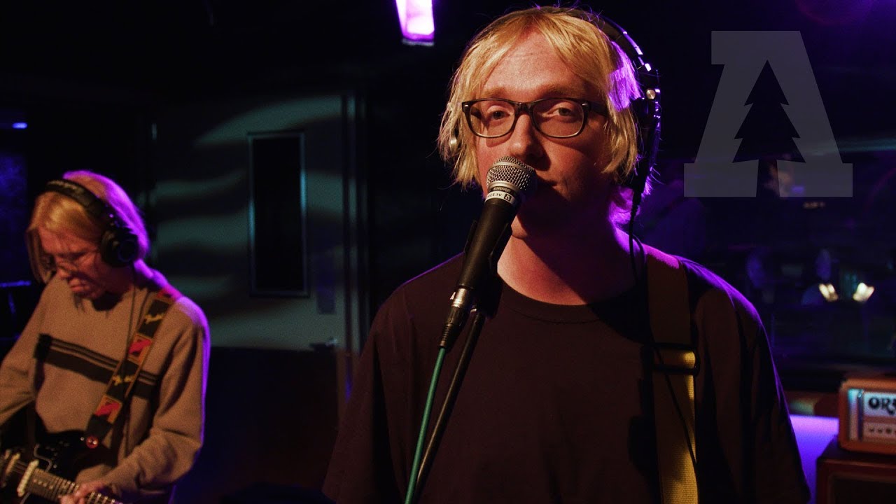 Παρακολούθηση Slow Caves on Audiotree Live (Full Session) στο YouTube Παρακολούθηση Slow Caves on Audiotree Live (Full Session) στο YouTube