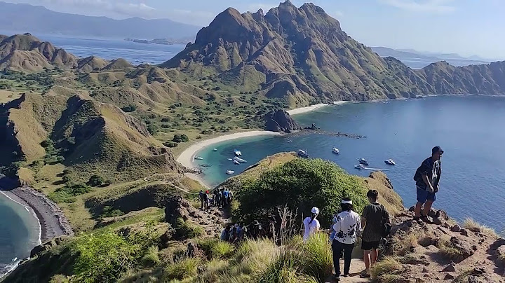Saat menggunakan periskop cermin atas akan memperoleh bayangan bayangan tersebut kemudian dibawa ke