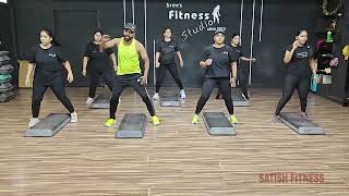 Step aerobics [Vertical] | Satish Fitness