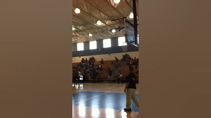 Andres Robledo Dunking!