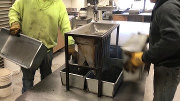 Splitting Marshall Asphalt through Riffle Splitter