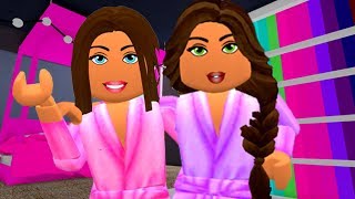 MEET MY SISTER PHOEBERRY |  My Sisters First Day of Royale High School  | Roblox
