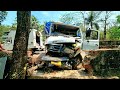 Another accident  mini truck hits a compound wall at ganeshpuri  siolim slope